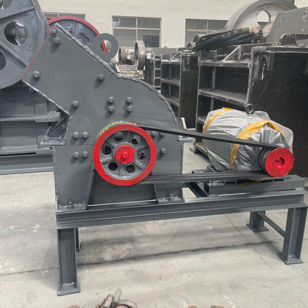 Máy nghiền búa tổng hợp cát sỏi PC 2024 Model 200*300 Máy nghiền búa di động diesel