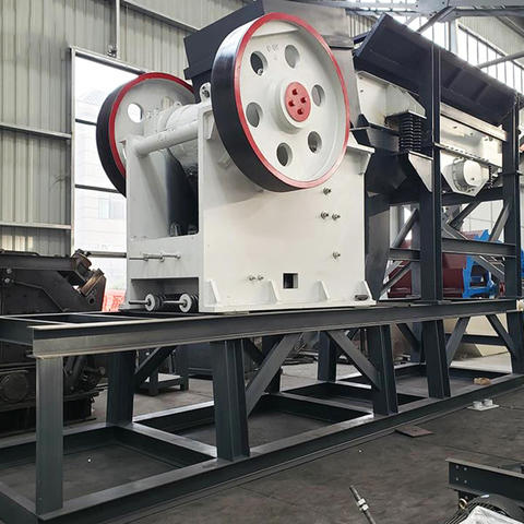 Trạm nghiền sỏi Máy nghiền hàm di động 80-180 tấn/giờ Nhà máy nghiền và sàng đá bán di động có bánh xe di động